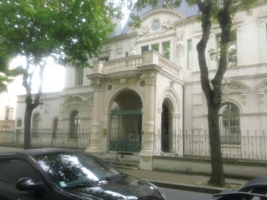 Musee des Arts d'Afrique Et D' Asie